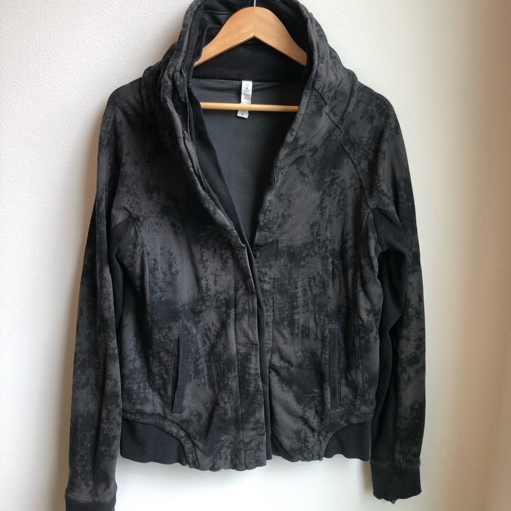 Lululemon Graphite Sweatshirt, Size 12